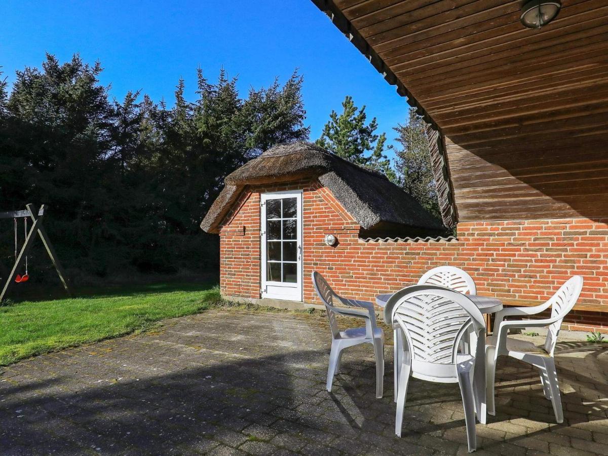 Three-Bedroom Holiday Home In Lokken 1 מראה חיצוני תמונה